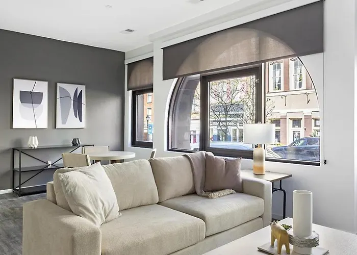 Landing Modern Apartment With Amazing Amenities