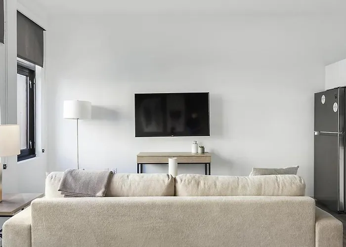 Landing Modern Apartment With Amazing Amenities