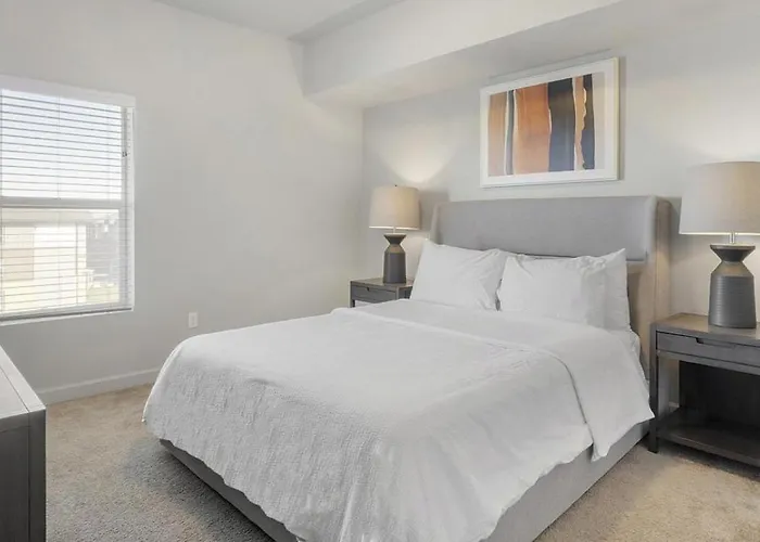 Landing Modern Apartment With Amazing Amenities