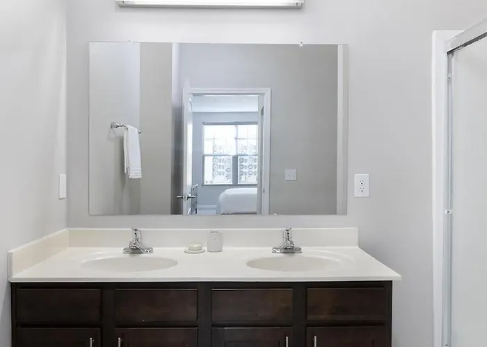 Landing Modern Apartment With Amazing Amenities