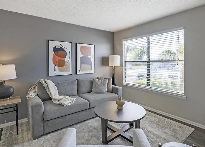 Landing Modern Apartment With Amazing Amenities