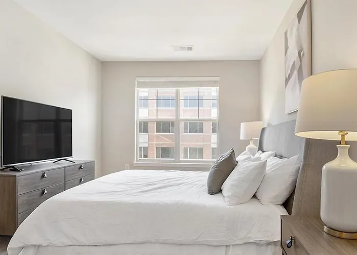 Landing Modern Apartment With Amazing Amenities
