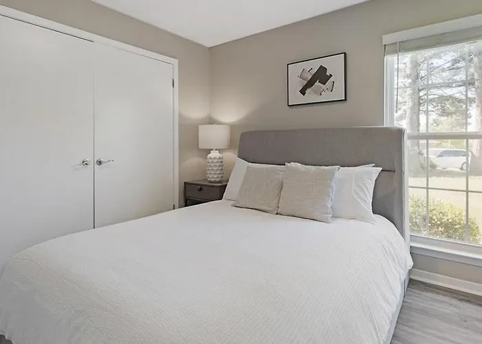 Landing Modern Apartment With Amazing Amenities