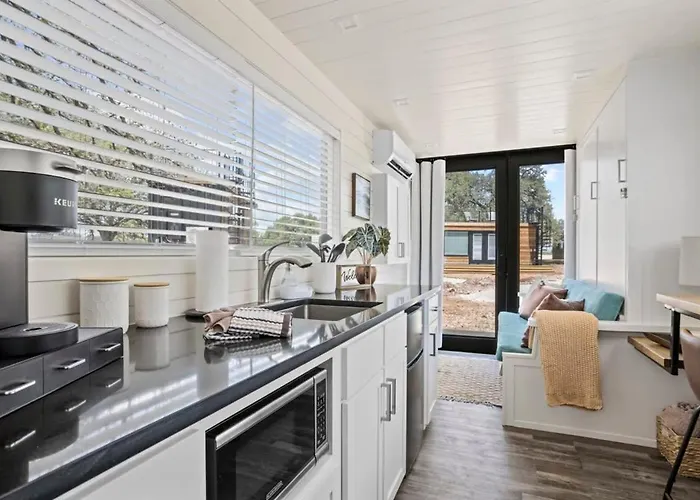 New! Luxury Shipping Container The Desert Escape