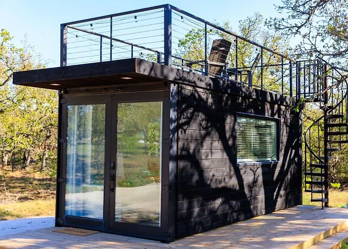 New! Luxury Shipping Container The Desert Escape