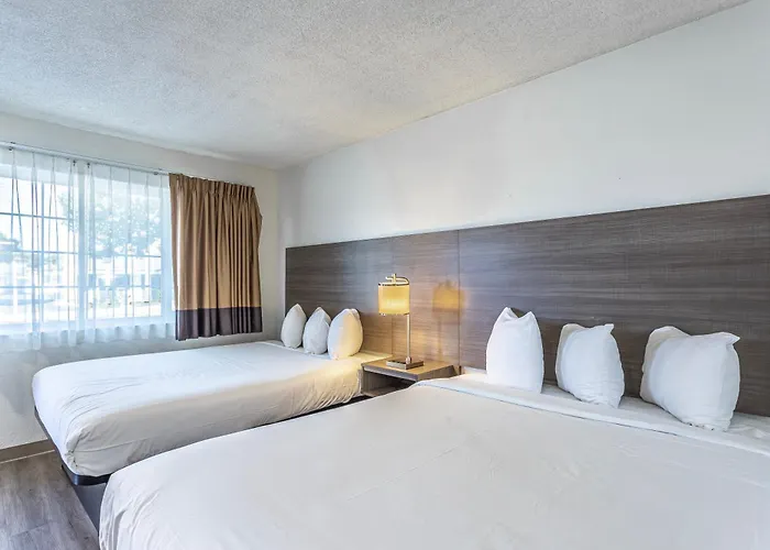 Coastal Breeze Inn