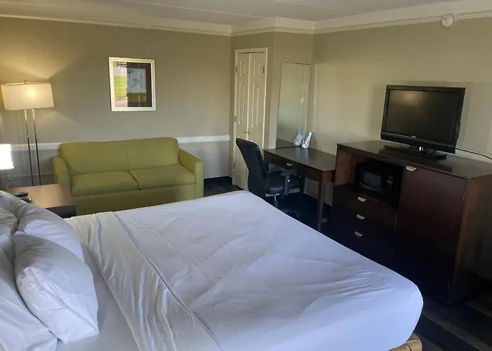 Quality Inn & Suites Tuscaloosa Near University