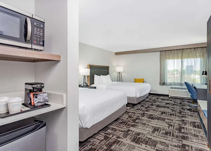 Laquinta Suites By Wyndham South Bend Notre Dame Area