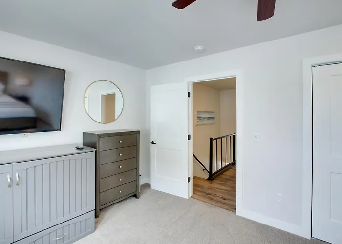 Riverfront Sheboygan Townhome W/ Grill!