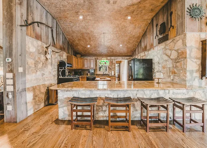 The Camp Blanco By Lodgewell - Riverfront Retreat 2 Homes, Bunk House, Game Room & More