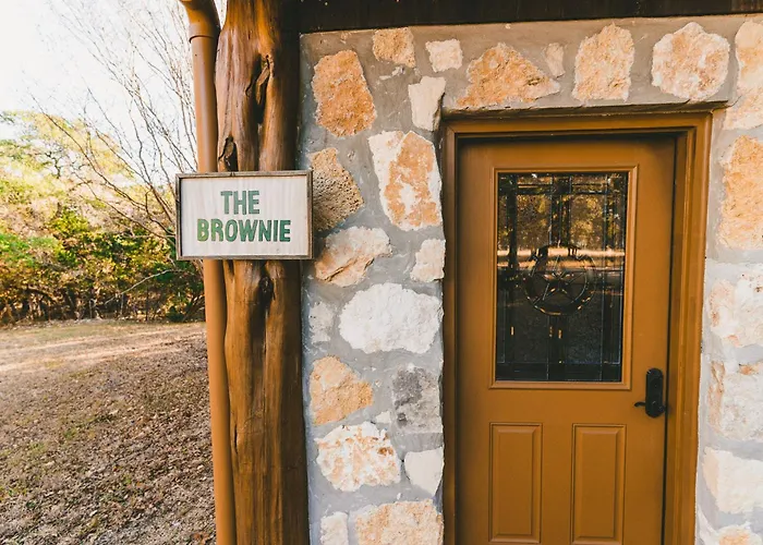 The Camp Blanco By Lodgewell - Riverfront Retreat 2 Homes, Bunk House, Game Room & More
