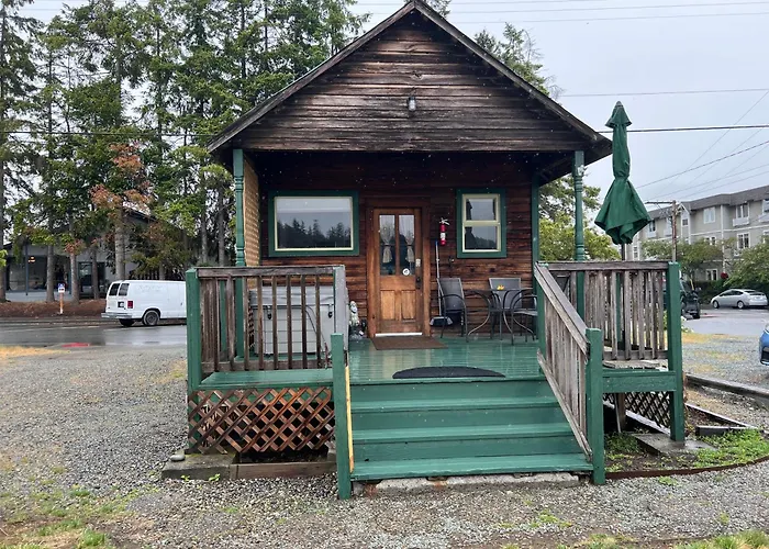 Bridge Tender Shack With Hot Tub On Deck