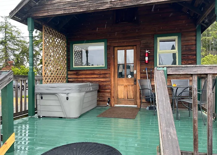 Bridge Tender Shack With Hot Tub On Deck