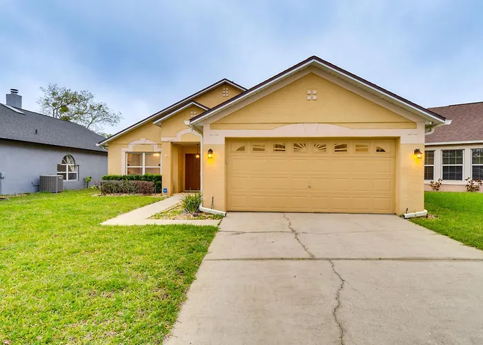 Lovely Florida Retreat W/ Lanai: 5 Mi To Riverwalk