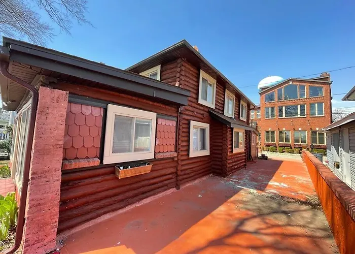 Restored Historic Log Cabin & Deck On Lake Erie