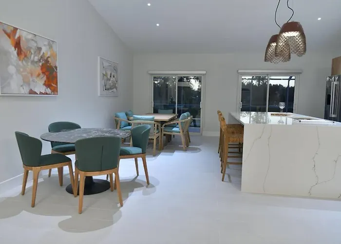 Luxury Contemporary Hidden Gem