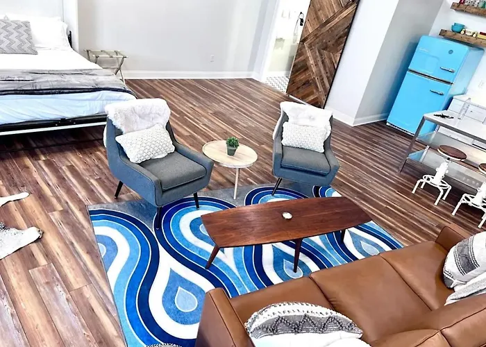 Stadium Lofts On Meridian #4
