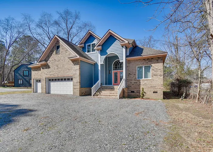 Spacious Hampton Vacation Home Near Beaches!