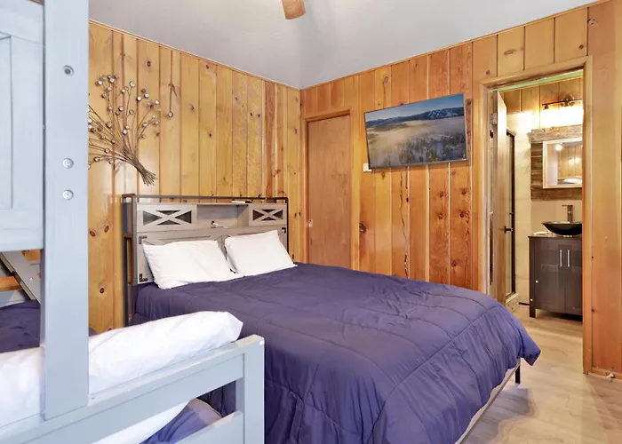 Lakeside Family Cabin By Big Bear Vacations