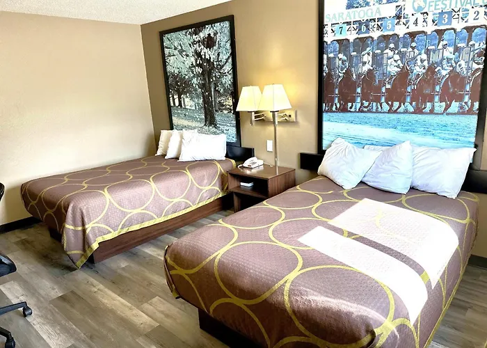 Super 8 By Wyndham Latham - Albany Airport