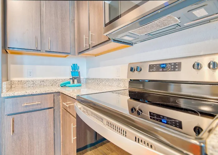Luxe One Bedroom Apartment With Balcony