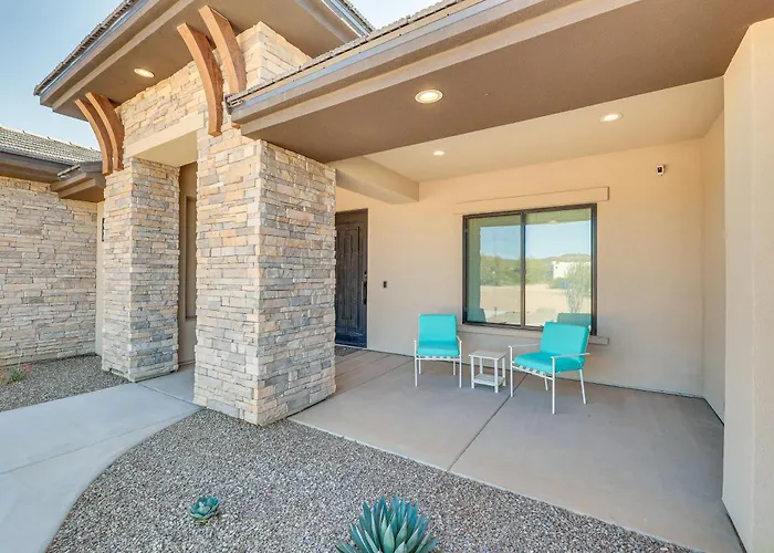7 Mi To Lost Dutchman: Home W/ Pool + Patio!