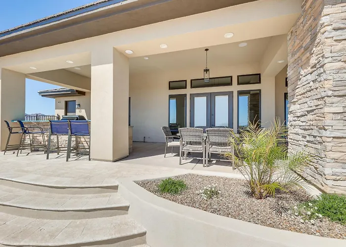 7 Mi To Lost Dutchman: Home W/ Pool + Patio!
