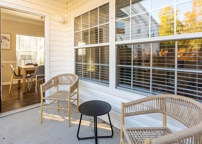 Landing Modern Apartment With Amazing Amenities