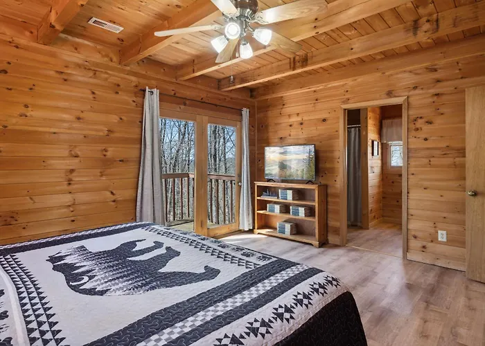 Cozy Family Friendly Cabin With Hot Tub, Near Gatlinburg, Pigeon Forge, Dollywood