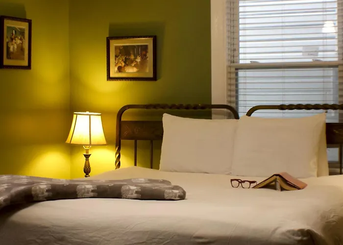Carisbrooke Inn Bed & Breakfast