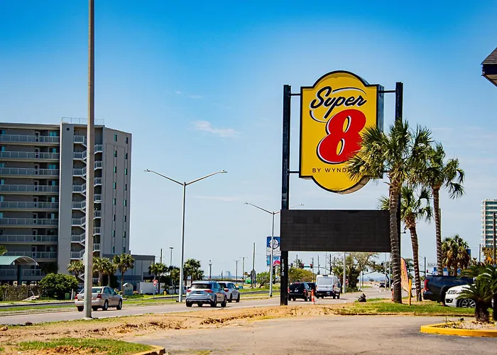 Super 8 By Wyndham Biloxi At The Beach