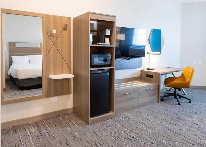Holiday Inn Express & Suites Englewood - Denver South By Ihg