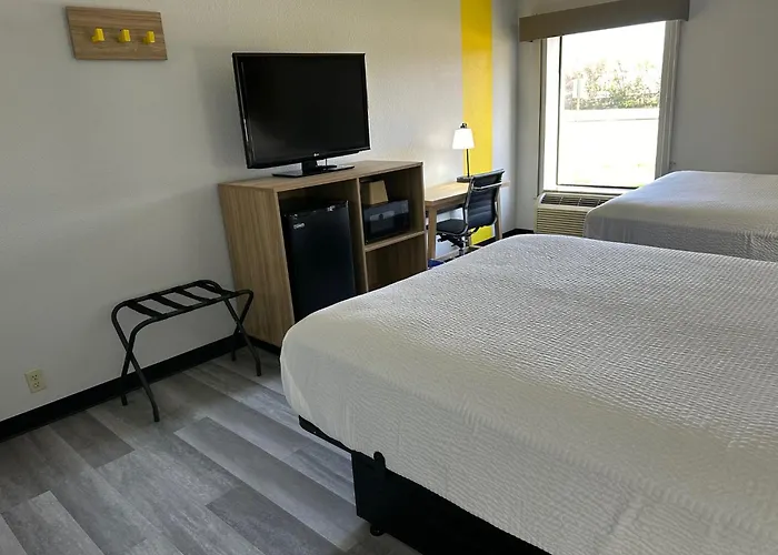 Super 8 By Wyndham Alexandria La