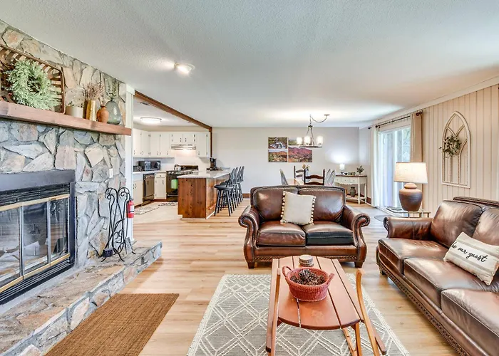 Newly Renovated Sky Valley Condo W/ Mtn Views