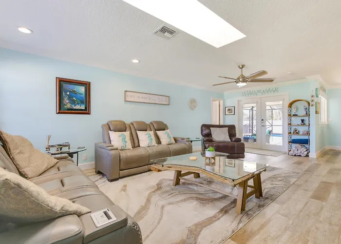 Luxe Jupiter Home W/ Pool House, Near Golf & Beach