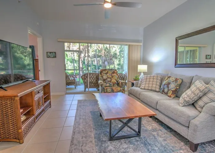 Coral Falls Of Lely W Tiki Huts & Heated Pool