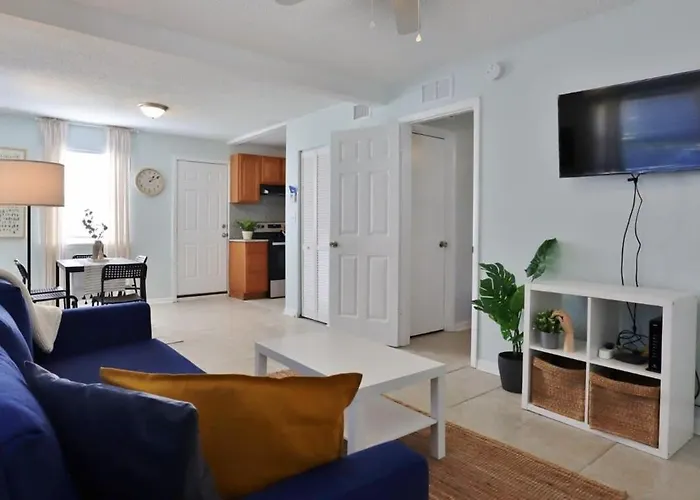 Cozy 1Br Beach Hideaway - One Block To Beach
