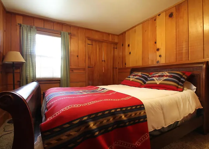 Ahwahnee-Be Vintage Cabin - Walk To Town!