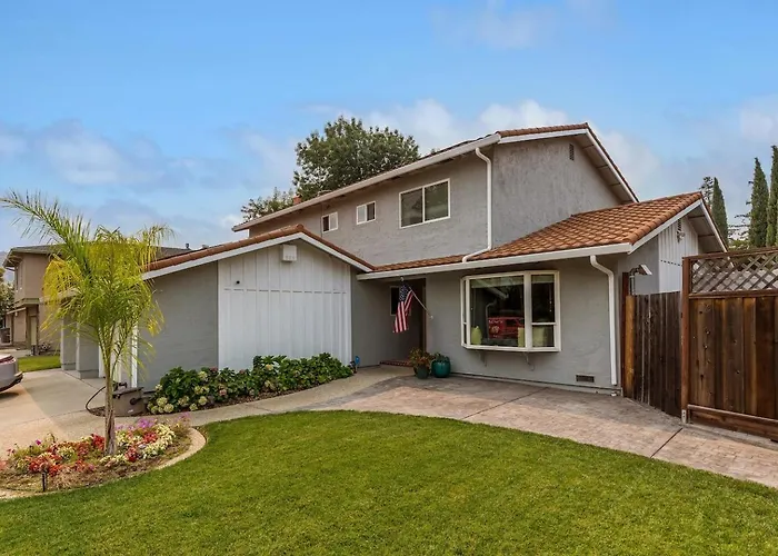 Spacious 5Br San Jose Home W Parking & Backyard