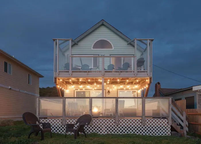 Romantic Sunset Beach Views, Hottub Pinpointstays