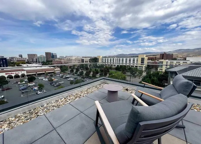 Penthouse Views & Iconic El Capitan Ambiance