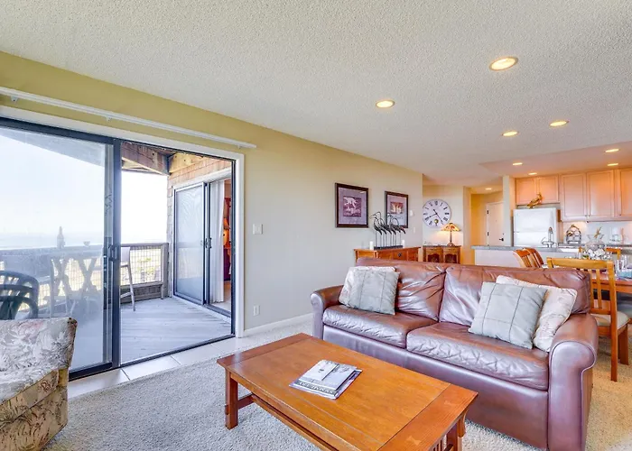 Watsonville Condo W/ Ocean Views & Beach Access