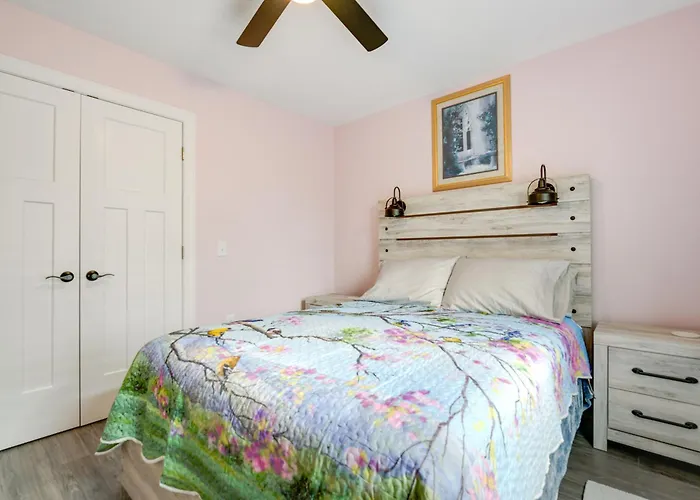 Angola Vacation Rental, Walk To Lake Erie Beach!