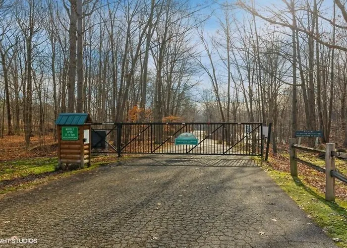 Knotty But Nice-Sleeps 6-One Minute To Lake!
