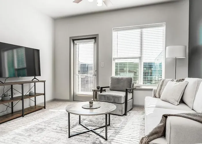 Landing Modern Apartment With Amazing Amenities
