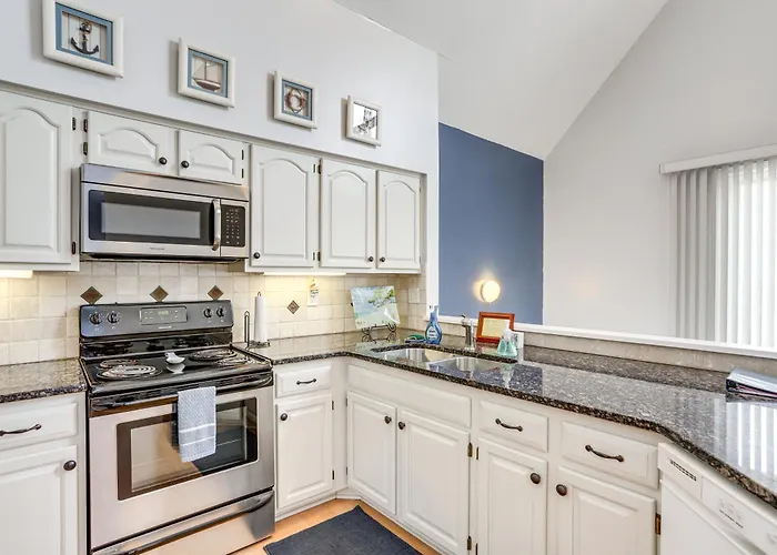 Home On Lake Erie | 3 Bedrooms | 3 Bathrooms