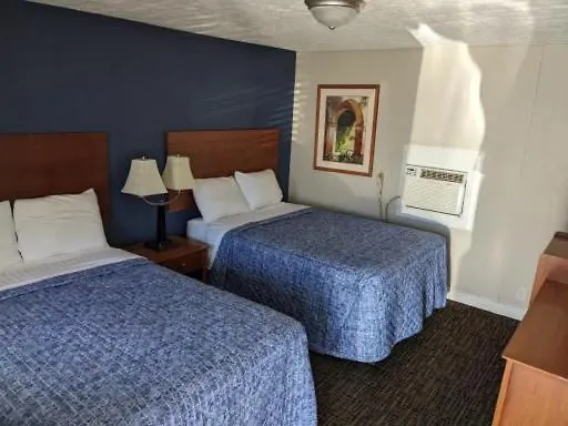 Bea'S Parkway Inn