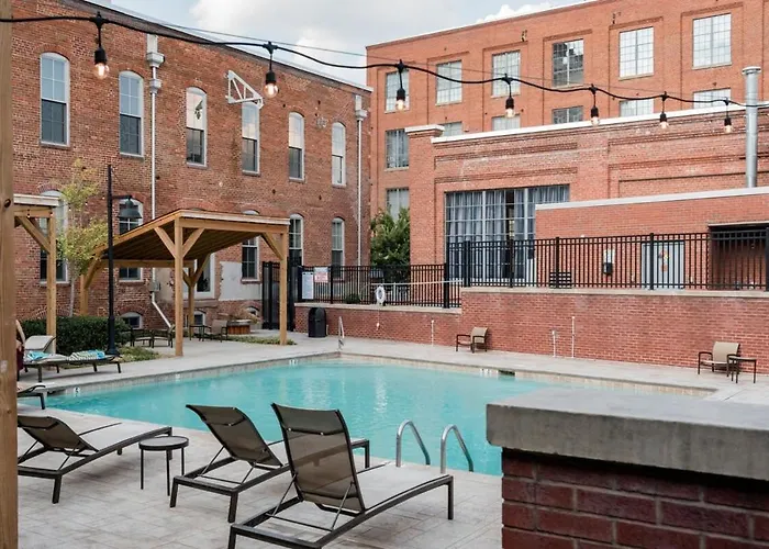 100 Year Old Historic Brick 2Br Loft Large Patio1