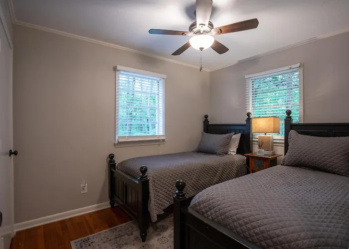 Oxford Hillside Hideaway