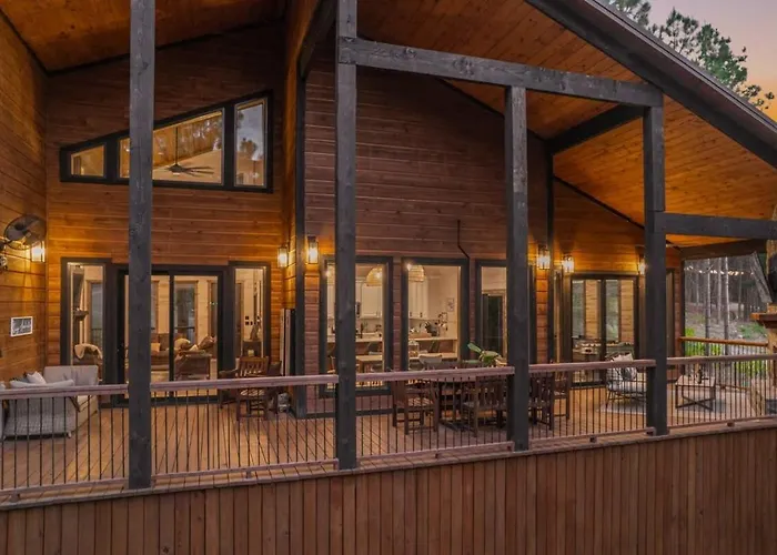 New Cabin W Hot Tub + Views Sleeps 12